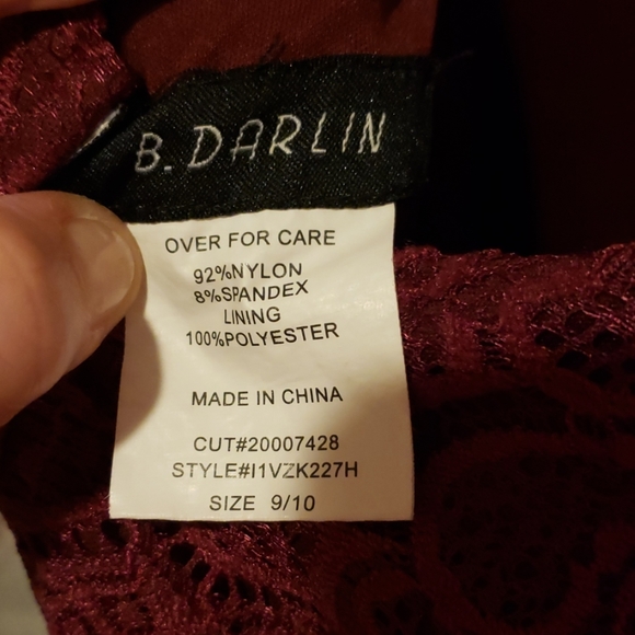 Junior Lace Dress - Picture 4 of 4